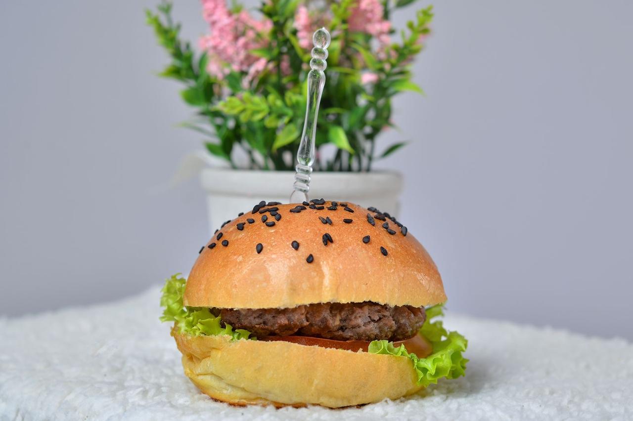 Deli Burgers