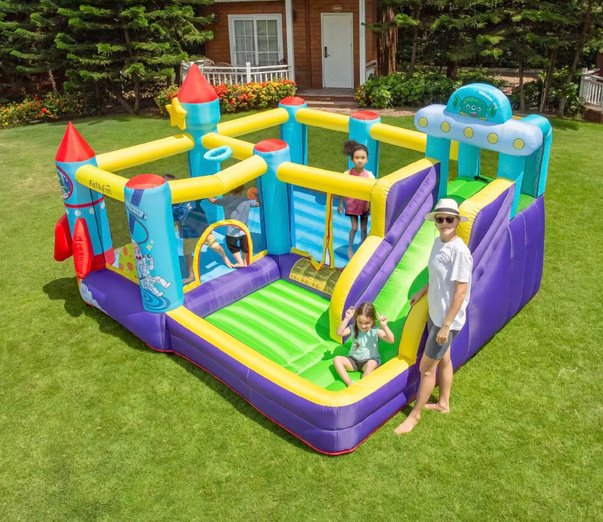 Inflable Cohetin